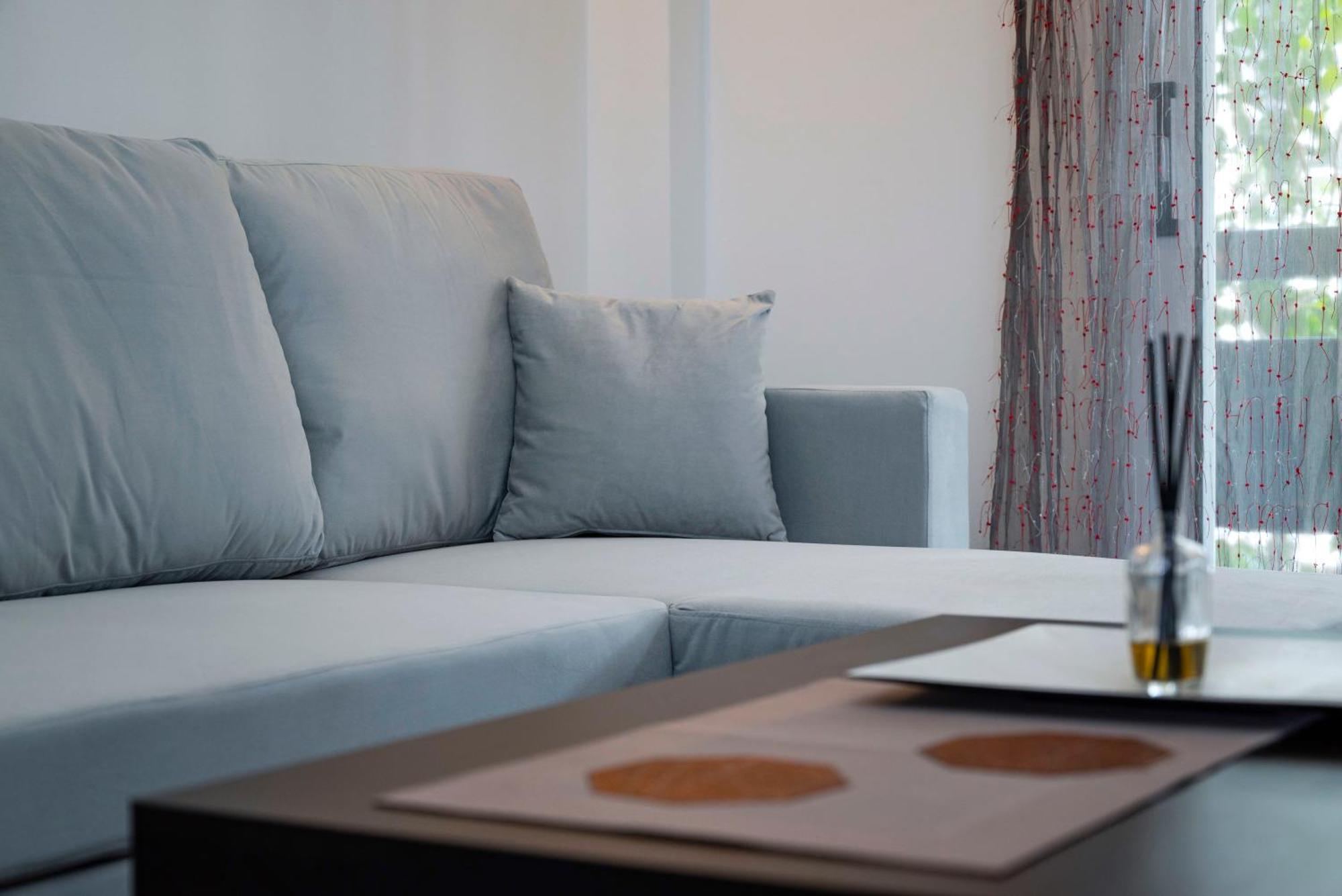 Local Urban Living 2bd In Athens