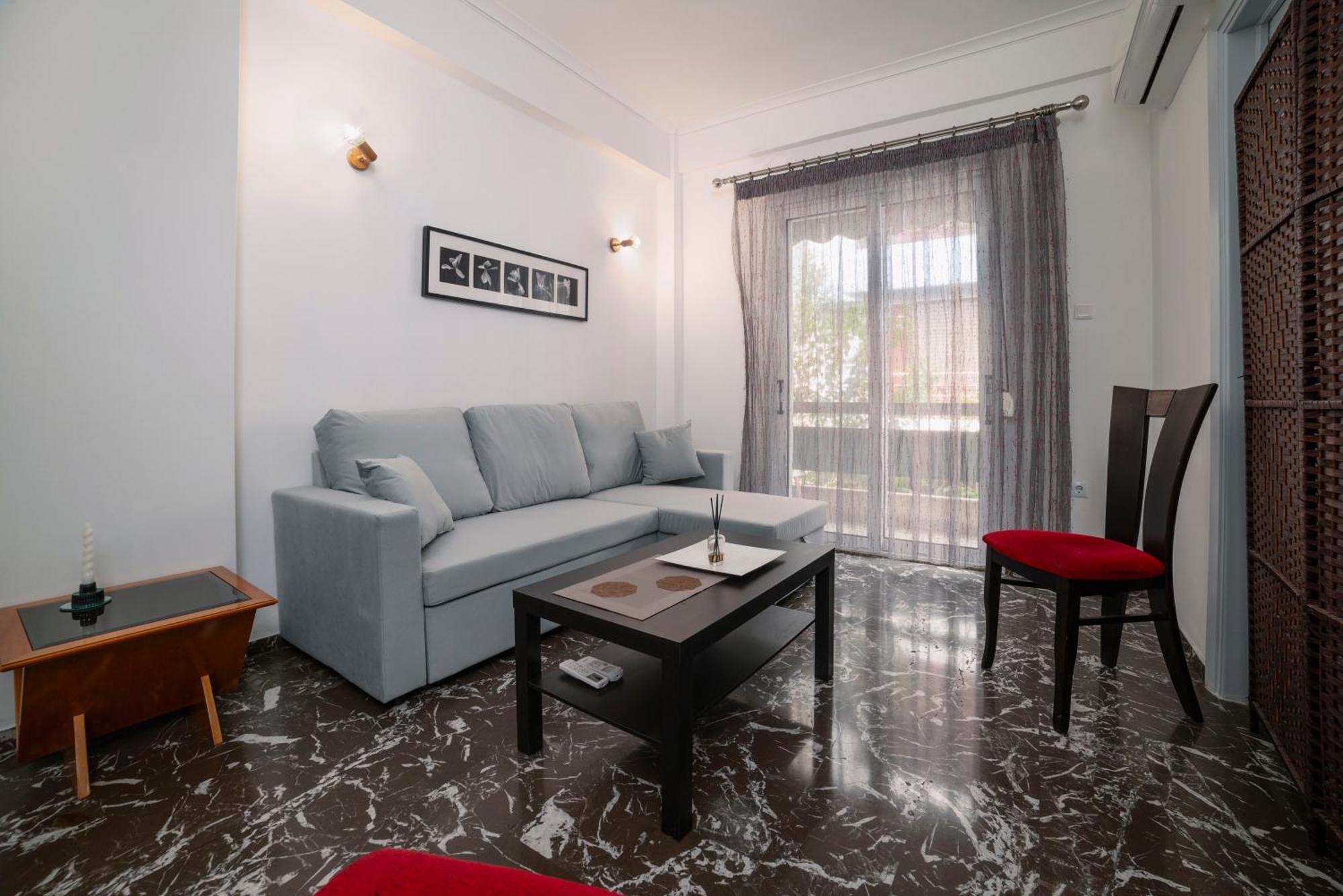 Local Urban Living 2bd In Athens
